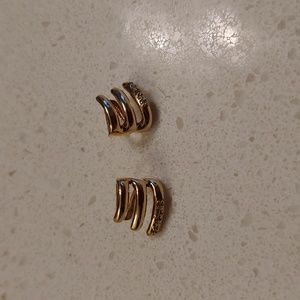 18k yellow gold earring cuff with tiny diamond